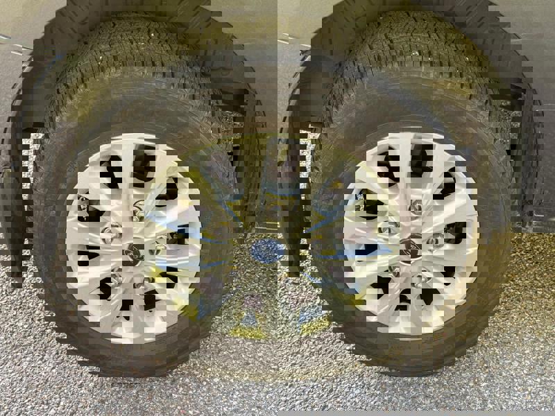 Image Ford TRANSIT/TOURNEO CUSTOM COMBI 320 1.0 125 L1 Tourneo Hybrid Titanium GPS Caméra Carplay 8 places Régul Clim auto Gtie 1 an